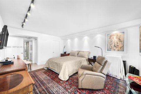 Condo in Miami, Florida, 2 bedrooms  № 2082907 - photo 20