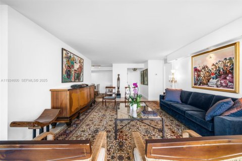 Condo in Miami, Florida, 2 bedrooms  № 2082907 - photo 7
