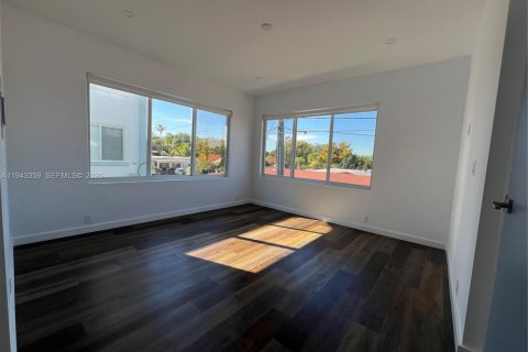 Appartement à louer à Miami, Floride: 1 chambre, 59.92 m2 № 1999597 - photo 2