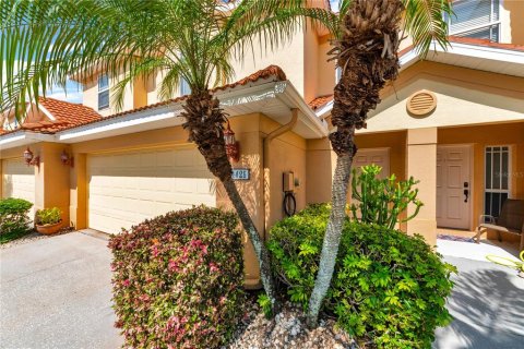 Touwnhouse à vendre à Tarpon Springs, Floride: 3 chambres, 174.75 m2 № 2235721 - photo 2