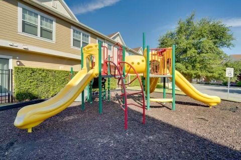 Adosado en venta en Kissimmee, Florida, 5 dormitorios, 197.14 m2 № 1918569 - foto 25