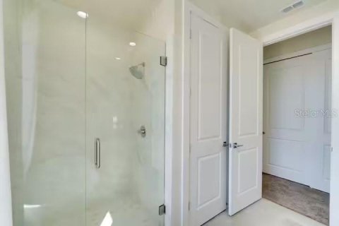 Adosado en venta en Kissimmee, Florida, 5 dormitorios, 197.14 m2 № 1918569 - foto 7