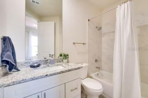Adosado en venta en Kissimmee, Florida, 5 dormitorios, 197.14 m2 № 1918569 - foto 18