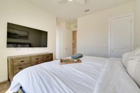 Adosado en venta en Kissimmee, Florida, 5 dormitorios, 197.14 m2 № 1918569 - foto 8