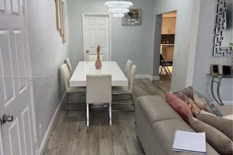 Casa en venta en North Miami Beach, Florida, 4 dormitorios, 171.68 m2 № 1855392 - foto 6