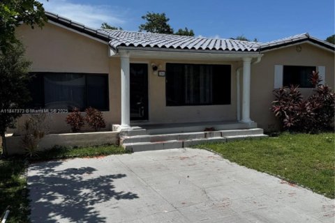 Casa en venta en North Miami Beach, Florida, 4 dormitorios, 171.68 m2 № 1855392 - foto 3