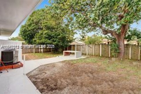 Casa en venta en North Miami Beach, Florida, 4 dormitorios, 171.68 m2 № 1855392 - foto 16