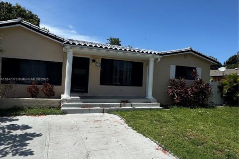 Casa en venta en North Miami Beach, Florida, 4 dormitorios, 171.68 m2 № 1855392 - foto 2