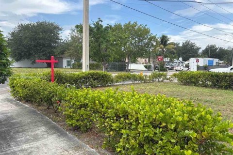 Immobilier commercial à vendre à Miami, Floride № 2081562 - photo 4