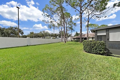 Casa en venta en Tampa, Florida, 2 dormitorios, 108.32 m2 № 1906033 - foto 2