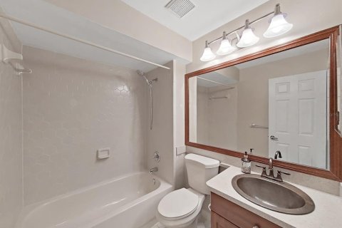 Casa en venta en Tampa, Florida, 2 dormitorios, 108.32 m2 № 1906033 - foto 13