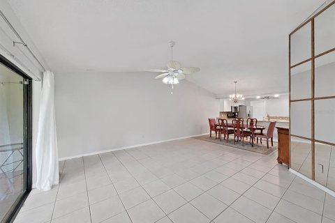 Casa en venta en Tampa, Florida, 2 dormitorios, 108.32 m2 № 1906033 - foto 8