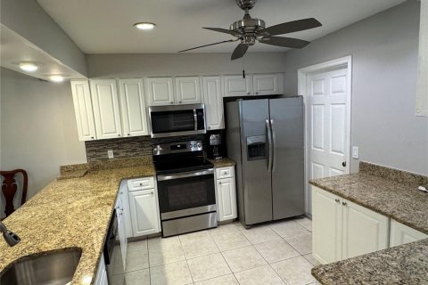 Casa en venta en Tampa, Florida, 2 dormitorios, 108.32 m2 № 1906033 - foto 6