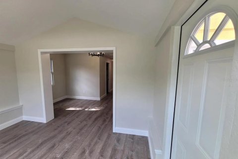 Casa en venta en Saint Petersburg, Florida, 2 dormitorios, 94.11 m2 № 1918697 - foto 3