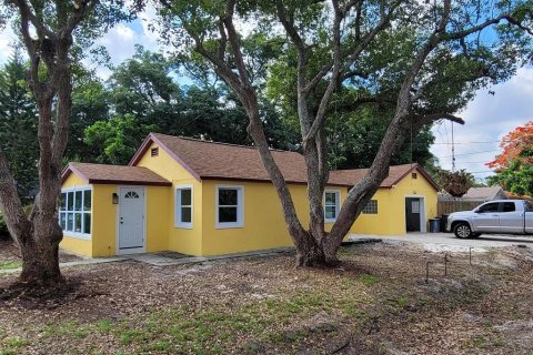 Casa en venta en Saint Petersburg, Florida, 2 dormitorios, 94.11 m2 № 1918697 - foto 1
