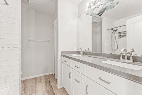 House in Orlando, Florida 4 bedrooms № 1956258 - photo 20