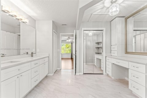 House in Orlando, Florida 4 bedrooms № 1956258 - photo 17