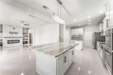 House in Orlando, Florida 4 bedrooms № 1956258 - photo 9