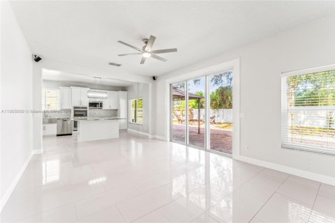 House in Orlando, Florida 4 bedrooms № 1956258 - photo 6