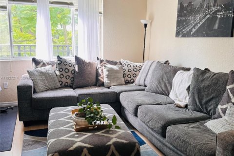 Купить таунхаус в Санрайз, Флорида 3 спальни, 130.9м2, № 1987977 - фото 1