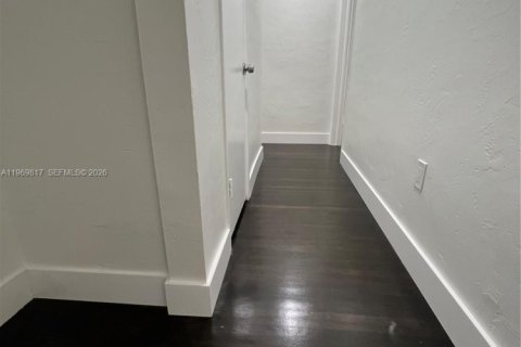 Casa en alquiler en Miami Beach, Florida, 2 dormitorios, 102.19 m2 № 2030639 - foto 12