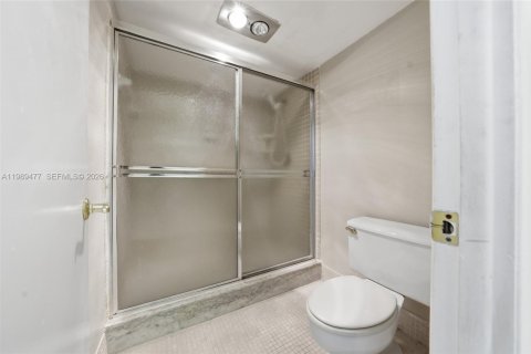 Condo in Lauderhill, Florida, 3 bedrooms  № 2051781 - photo 23