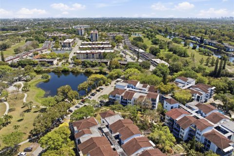 Condo in Lauderhill, Florida, 3 bedrooms  № 2051781 - photo 2