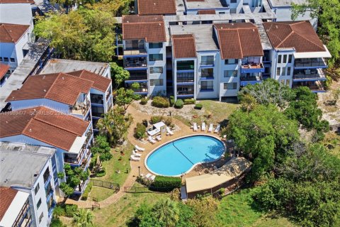 Condo in Lauderhill, Florida, 3 bedrooms  № 2051781 - photo 24