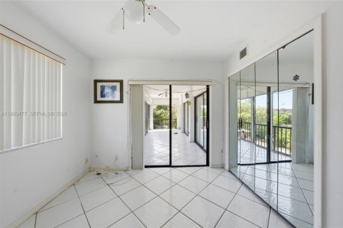 Condo in Lauderhill, Florida, 3 bedrooms  № 2051781 - photo 21