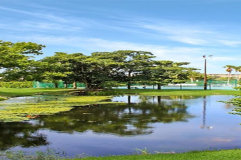 Copropriété à louer à Sarasota, Floride: 3 chambres, 118.91 m2 № 829165 - photo 2