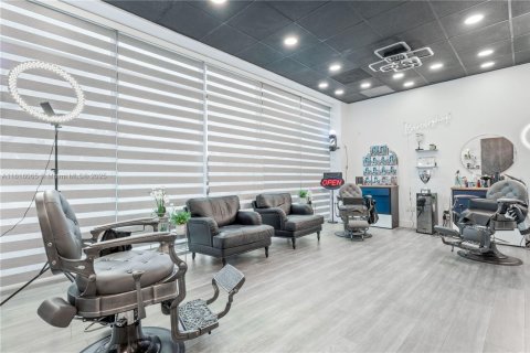 Купить коммерческую недвижимость в Хайалиа, Флорида № 1240829 - фото 10