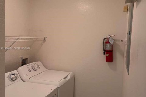 Condo in Palm Beach Gardens, Florida, 1 bedroom  № 2043127 - photo 12