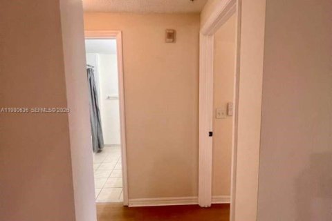 Condo in Palm Beach Gardens, Florida, 1 bedroom  № 2043127 - photo 16