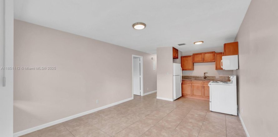 House in Fort Lauderdale, Florida 3 bedrooms, 83.8 sq.m. № 1855295