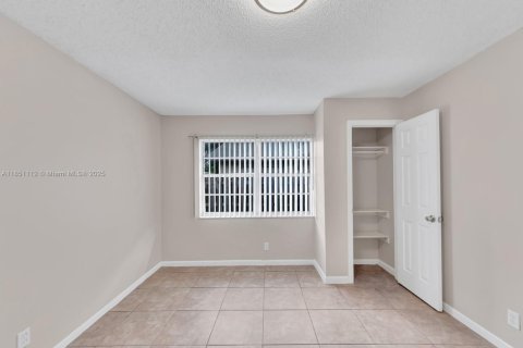 House in Fort Lauderdale, Florida 3 bedrooms, 83.8 sq.m. № 1855295 - photo 3