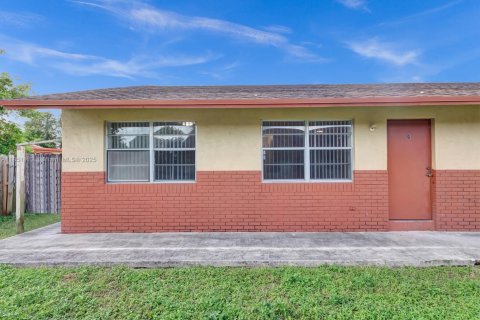 House in Fort Lauderdale, Florida 3 bedrooms, 83.8 sq.m. № 1855295 - photo 8
