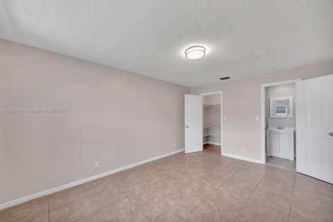 House in Fort Lauderdale, Florida 3 bedrooms, 83.8 sq.m. № 1855295 - photo 24