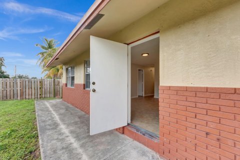 House in Fort Lauderdale, Florida 3 bedrooms, 83.8 sq.m. № 1855295 - photo 15