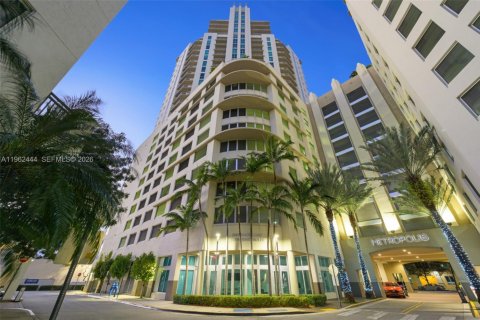 Купить кондоминиум в Майами, Флорида 1 спальня, 74.04м2, № 2024933 - фото 15