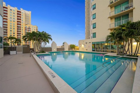 Купить кондоминиум в Майами, Флорида 1 спальня, 74.04м2, № 2024933 - фото 12