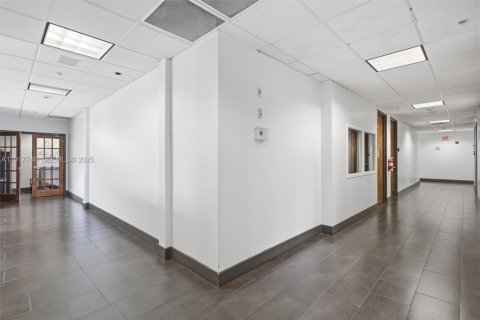 Commercial property in Pembroke Pines, Florida № 1988058 - photo 23