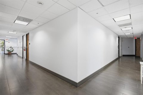 Commercial property in Pembroke Pines, Florida № 1988058 - photo 26