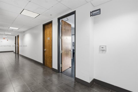 Commercial property in Pembroke Pines, Florida № 1988058 - photo 24