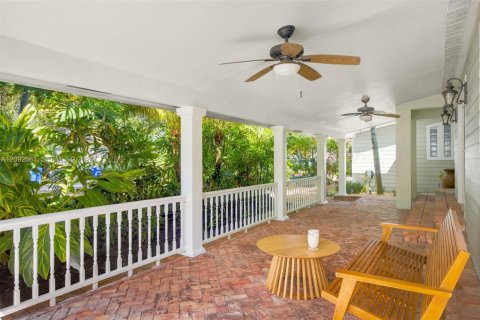 Casa en venta en Fort Lauderdale, Florida, 4 dormitorios, 244.05 m2 № 2400868 - foto 7