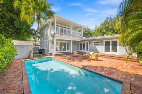 Casa en Fort Lauderdale, Florida 4 dormitorios, 244.05 m2 № 2400868