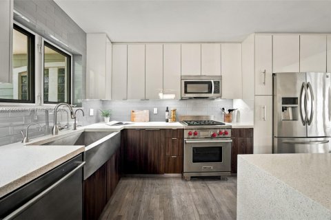 Casa en venta en Fort Lauderdale, Florida, 4 dormitorios, 244.05 m2 № 2400868 - foto 11