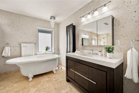 Casa en venta en Fort Lauderdale, Florida, 4 dormitorios, 244.05 m2 № 2400868 - foto 21