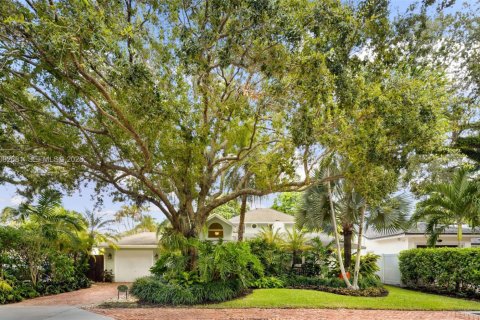 Casa en venta en Fort Lauderdale, Florida, 4 dormitorios, 244.05 m2 № 2400868 - foto 3