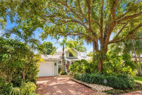 Casa en venta en Fort Lauderdale, Florida, 4 dormitorios, 244.05 m2 № 2400868 - foto 2