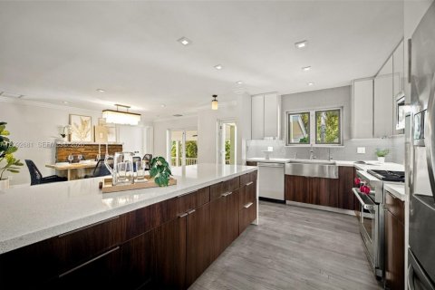 Casa en venta en Fort Lauderdale, Florida, 4 dormitorios, 244.05 m2 № 2400868 - foto 12
